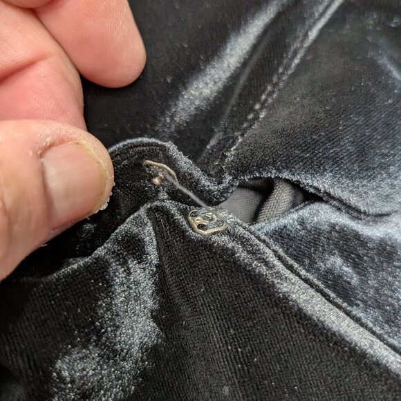 VINTAGE Amanda Smith Elegant Black Velvet Button-Up Dress Size 14 - Picture 9 of 10